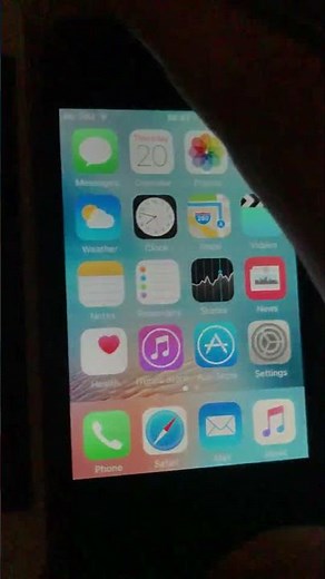 iPhone 5 on iOS 8 vs iPhone 4s on iOS 9 slide to unlocks