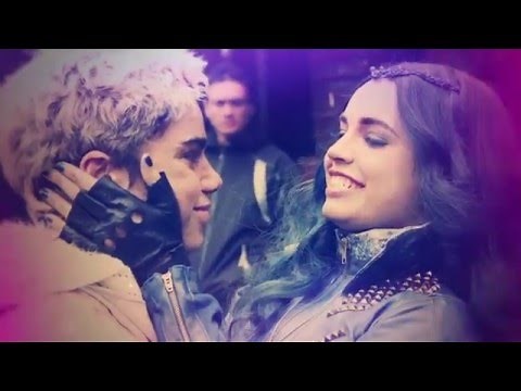 Descendants Behind The Scenes (Set it Off) - The Friendship | Official Disney Channel Africa