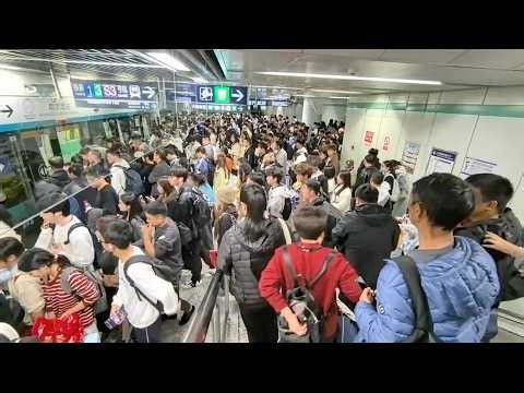 Nanjing South Station Metro: Immersed in the Sea of People | 10 Nov 2024