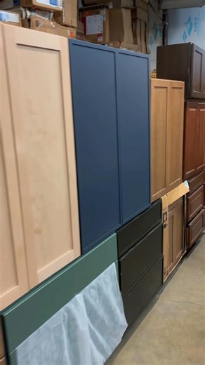 We’re not fancy. We just sell good stuff for less. Floors that look great, cabinets that don’t fall apart, and prices that actually make sense. That’s American Discount. ✨ No somos elegantes. Solo vendemos buen material a buen precio. Pisos que lucen bien, gabinetes que duran, y precios que sí tienen sentido. Así es American Discount. ✨ | American Discount