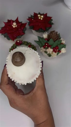 A closer look at piping a pinecone! I used a number 12 piping round tip and a curved 81 petal tip. Just one colour and 2 piping tips but so effective and seasonal. Happy piping #cakeart #piping #fyp #christmascake #christmas #readyforit #magical #christmasmagic #christmasgiftideas #pinecone #edible #edibleart #bespokecakes #buttercreamflowers #cakeartist | The Village Baker