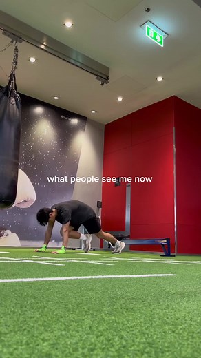 Handcuff or blindfold ?