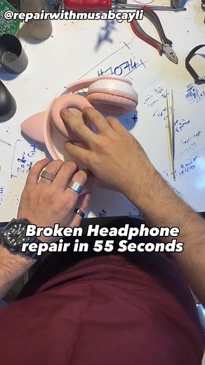 Broken Headphone repair in 55 Seconds 🎧🤙🏻 . #headphone #repair #brokenheadphone #howtorepair #repairvideo #trending #trendingvideo #repairvideos #headphones #howtotiktok #tiktoker #tiktoknewyork #headphones🎧 #repairingdevices
