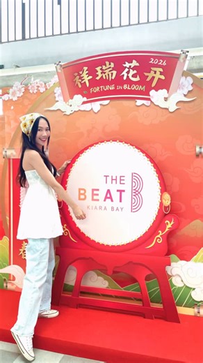 Yeow Wendy | Florist | 2morlab on Instagram: "🧨 KIARA BAY CNY BAZAAR 🧨 Florist owner here @kiarabay.my @kiarabay_kl 🌸 Loving the festive vibes at Kiara Bay this CNY ✨ 📍 The Beat @ Kiara Bay 📅 6–8 Feb | 10am–10pm 🎨 Paper cutting & clay workshops 🎶 Live band & Chinese orchestra 🧧 God of Prosperity blessings + lucky draws 🎁 🛍️ One-stop shop & dine — Harvey Norman • Village Grocer • Starbucks & more Just right beside the Kepong Metropolitan Park! Perfect for a chill festive walk, shop & ea