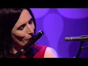 Edel Fox & June Nic Chormaic | Helvick Head | Róisín TG4