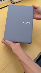 34K views · 29K reactions | Huawei's world's first Hongmeng foldable computer is equipped with its own Hongmeng system. It is 18 inches when unfolded and 13 inches when closed. It completely subverts my understanding of computers. Huawei really has no idea what the world is in the development of foldable screens #Huawei MateBookFold Extraordinary Master#HongmengElectric | Trendy Tech Review | Facebook