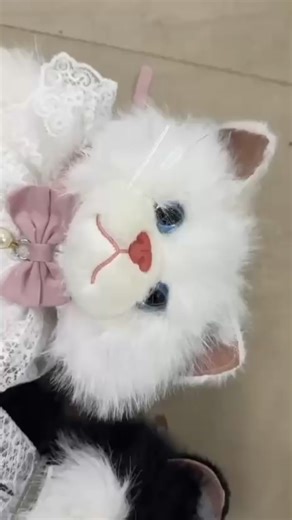 KP Otakubox on Instagram: "Is this a real cat or a bag? 🐈👀 Wait for the reveal... I still can’t believe how realistic this is! 🤯 Our new Simulation Calico Cat Plush Backpack has finally arrived in India 🇮🇳. High-quality, handmade, and ultra-soft—it’s the ultimate accessory for aesthetic fashion and cat lovers alike. ✨🐾 💖 Why you'll love it: Premium simulation fur (feels 100% real!) Realistic 3D eyes & cute lace detailing Hidden storage for your phone & essentials 🛒 HOW TO ORDER: We are o