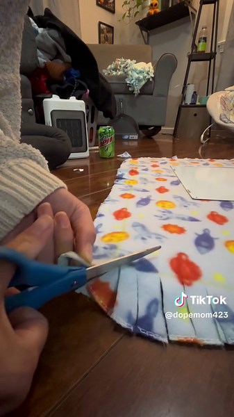 DIY Dollar Tree Tie Baby Blanket: Easy & Cheap Tutorial
