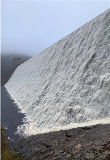 Exploring Derwent Dam for the First Time