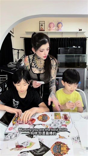 One day, you both lil angel will understand why mummy worked so hard. Not because I loved my work more than you. But because I loved you both more than anything. Every late night, every sacrifice, every battle I fought was to give you both a life I never had. You are not just part of my life, you are my life♥️ 總有一天，你們這兩個小天使會明白，為什麼媽媽總是那麼努力地工作。不是因為媽媽愛工作勝過愛你們，而是因為媽媽愛你們勝過這個世界上的一切。 每一個熬夜的夜晚、每一次的犧牲、每一場咬牙撐過去的戰鬥，都是為了給你們一個媽媽曾經沒有擁有過的人生。無論生活有多忙碌，無論媽媽有多疲憊， 我對你們的愛從來沒有改變過。 你們不只是我生命中的一部分， 你們就是我的全世界。❤️ #tattoog