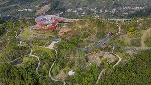 Live: Embrace the beauty of nature at Chengdu's Longquan Mountain Urban Forest Park