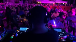 My live set from Martina Beach Club is now online! 🏖️ https://soundcloud.com/darinepsilon/martina-beach-club-playa-del-carmen-mexico Thanks to everyone who attended my shows in Mexico City, Playa del Carmen and Tulum 🙏 Your tremendous support has given me renewed energy and optimism after being away from touring for over a year 🥲 MUCHAS GRACIAS Y VIVA MÉXICO!!! 🇲🇽 🎧 Track: ETCH & Anartist Music - Sinai [Perspectives Digital] | Darin Epsilon