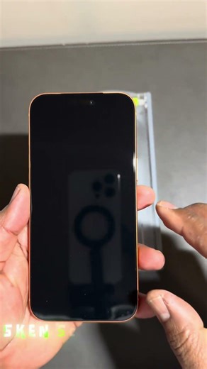 Just installed WSKEN screen protector on my iPhone 17 Pro Max and not gonna lie… #youtubeshorts