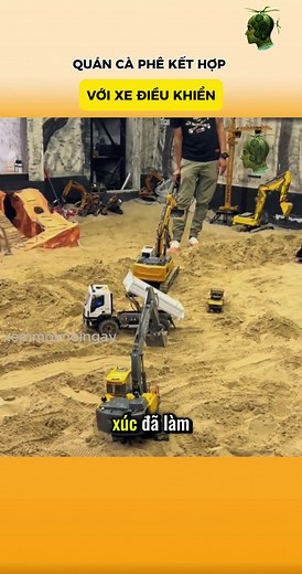 Quán Cà Phê Kết Hợp Với Xe Điều Khiển