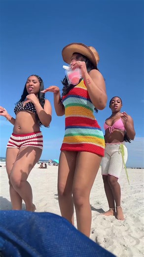 Beach day w the gworlsss 🌊☀️#springbreak #beach | Beach