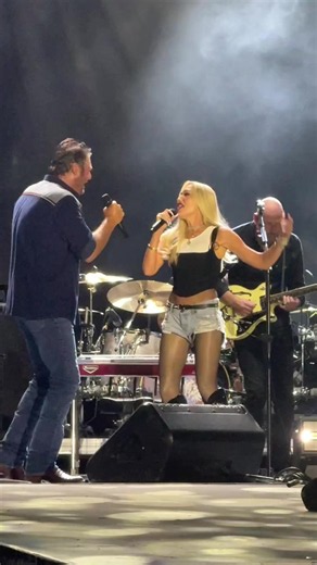 @Blake Shelton and @Gwen Stefani singing together @VOA Country Music Fest #blakeshelton #gwenstefani