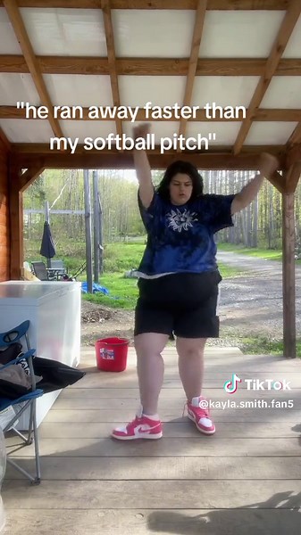 Kayla Smith's Tree-loving Adventure with Lobster Feeding White Boy