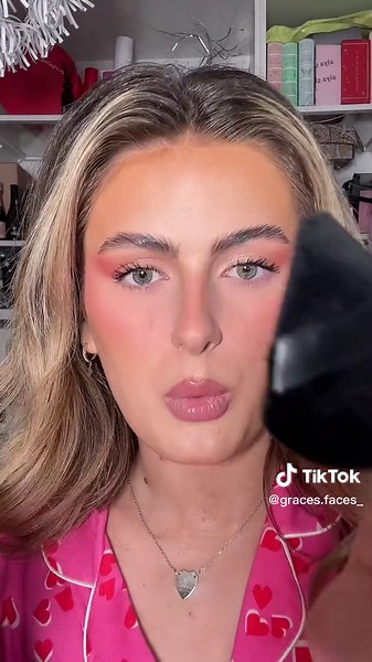 Luxurious Powder Puffs for Flawless Skin | Makeup Tricks Revealed