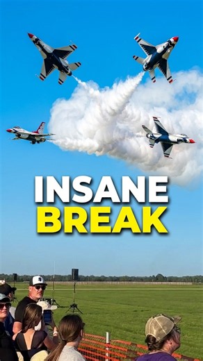 Thunderbirds midfield break: Pure adrenaline #aviation #military #thunderbirds #airshow #airforce