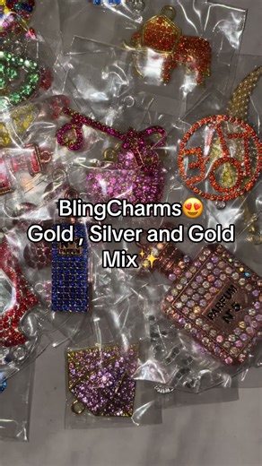 NonDesigner Bling Mix😍 25 charms for 20$