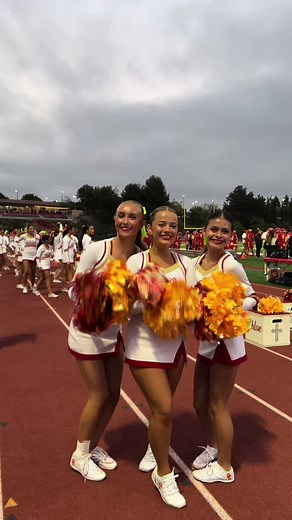 ITS GAMEDAY DONS‼️ SEE YOU TONIGHT @ 7 IN USA GEAR❤️💙🤍 #fridaynightlights #fridaynightfootball #cchsdons #cathedralcatholichighschool #cathedralcatholic