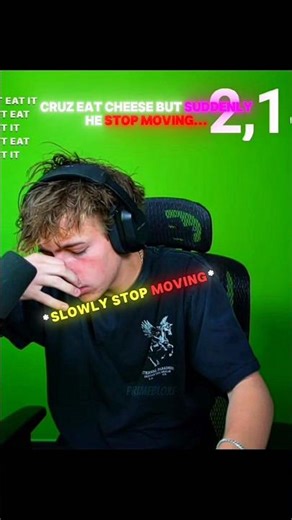 Steak forced Cruz for eat cheese then Cruz stop moving 💔....#roblox #viralshorts