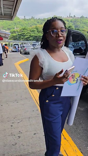 Luxury Black Car Service for Your Jamaica Travel Needs