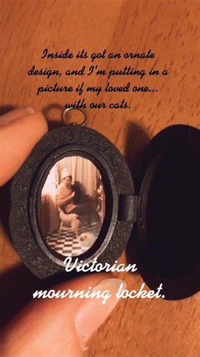 Creating Your Own Victorian Locket: Step-By-Step Guide