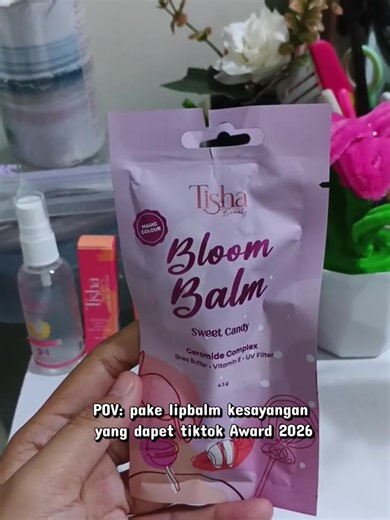 tisha beauty bloom balm sweet candy magic color Balm bisa dipakai cewe/cowo warna nya bisa nyesuaiin sesuai ph bibir kita.. recommended 🫰 #tishabeauty #lipbalm #magic #balm #lipbalmaddict