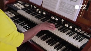 Want to learn how to get a rich sound on the Hammond organ? Check out this video series by master gospel organist Sue Hampton! Watch part one below, then click here to check out the full series: http://bit.ly/1ySh5Rp | Jazz Academy