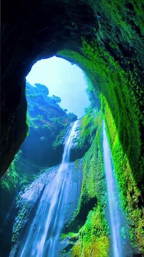 Madakaripura: Java's Tallest Waterfall Paradise! 🏞️✨