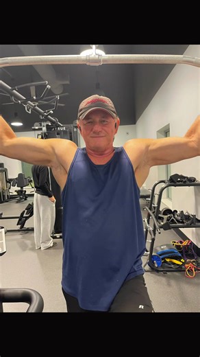 Making sure I stay fit for the stage. Proper diet and exercise always works.##briankeith##nashville##exercise