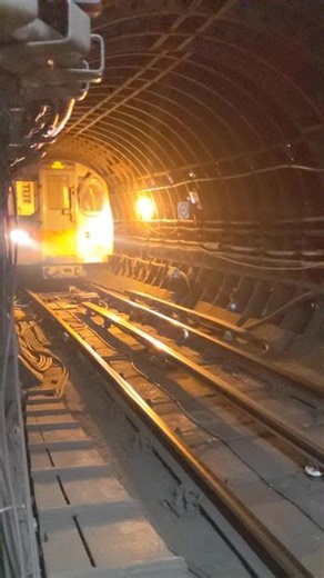 Fantastically old Moorgate, Northern Line, southbound tunnel