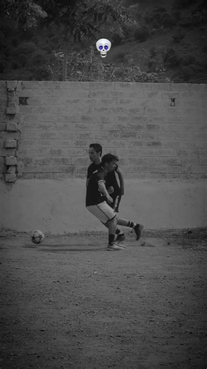 Neymar jr crazy nutmeg skill tutorial💀#footballedits #footballskills #tutorial #soccer #skill #viral