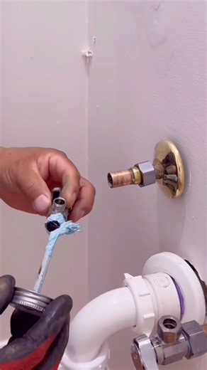 Como cambiar una llave de paso angular