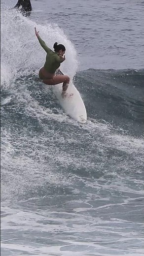 Giada Down The Line Surfing At Uluwatu #surfing #balisurf #surfers