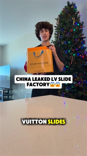 Dawsonresellz on Instagram: "Comment “FREE” and i’ll send over the vendor🤝 - MAKE SURE YOUR FOLLOWING SO I CAN DM YOU💯 - #resell #resellingcommunity #sp5der #vendor #unboxing #viral #reselling #supplier #sucess"