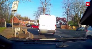 Moment police car crashes while responding to 999 call https://www.liverpoolecho.co.uk/news/liverpool-news/moment-police-car-crashes-responding-31387513 | Liverpool Echo News