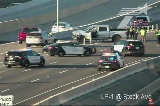 MoPac crash shuts down all northbound lanes at Steck Avenue