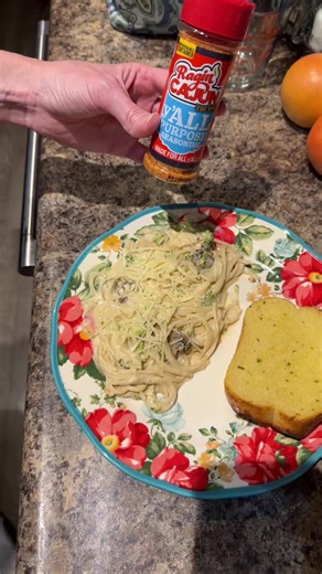 Add this Ragin Cajun seasoning to all your dishes to add a good Louisiana Cajun flavor! We made this Cajun chicken fettuccini Alfredo tonight and it was so good! The Cajun seasoning is very flavorful and not too spicy! This will definitely be a new regular for us! Grab yours today! #cajun #cajuntiktok #inthekitchen #seasoning #cook @Ragin’ Cajun