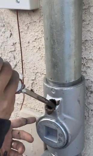 Explosion-proof sealing compound application that actually works #electrical #tutorial
