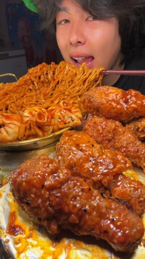 james on Instagram: "🍗Fried chicken legs and fire chicken noodles 🍜🔥 #mukbang #asmr #food #eating #cooking #foodstagram #explorepage #explore #fypage #instagood"