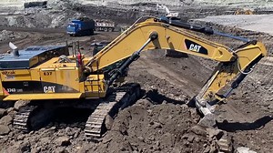 Caterpillar 374D Excavator Working On Coal Mines - Interkat SA. | Excavator drivers - sailors