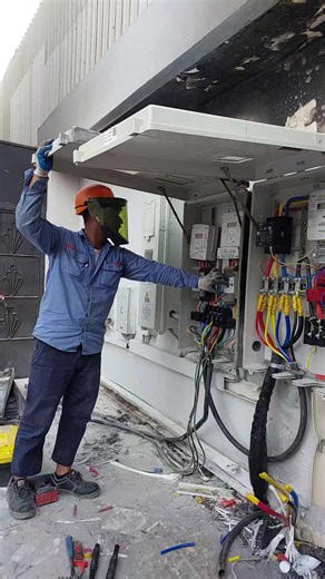 ‏On breaker #safe #electricity #electrician #safework