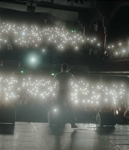 Paris hat gebrannt 🔥 Blok3 live auf der Bühne – pure Energie, pure Emotion. Dieser Zusammenschnitt sagt mehr als tausend Worte. Wer dabei war, weiß. Wer nicht – jetzt anschauen. #blok3 #paris #france #tour #casinodeparis