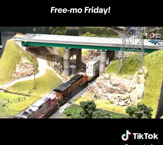 🎥🚂 Free-mo Friday at the OKC Train Show! Modular railroading like you’ve never seen it! Free-mo brings together builders from across the country using shared standards that make seamless, realistic layouts possible. This year we will have nearly 10,000 square feet of Free-mo HO scale and Free-mo N scale! Free-mo isn’t a club. It’s a set of modular standards that bring modelers together from across the country. They are