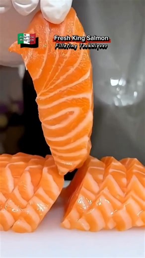 Lustre Basco Efigenia | Techniques for Filleting Fresh King Salmon. Watch This! #kingsalmon #salmon #filleting #technique #manaypeps | Instagram