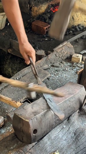 Blacksmith Forging a Knife – Full Process #blacksmith #knifemaking