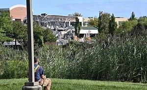 Gas explosion in Maryland badly damages shopping center