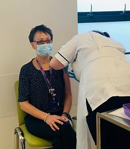 Many thanks to podiatrists Robyn Hobson and Katherine McToal, AHP peer flu vaccinators. Included in photos are Paula Cahalan, AHP Professional Lead, Denise Killough, Professional Head of Podiatry, David McKeown from podiatry and Colette McVeigh from admin. This year due to COVID-19, we are doing things differently – we are bringing the flu vaccine to you. We expect a high demand for flu vaccinations this year and want to assure you the vaccine is available for every member of staff. If you are a